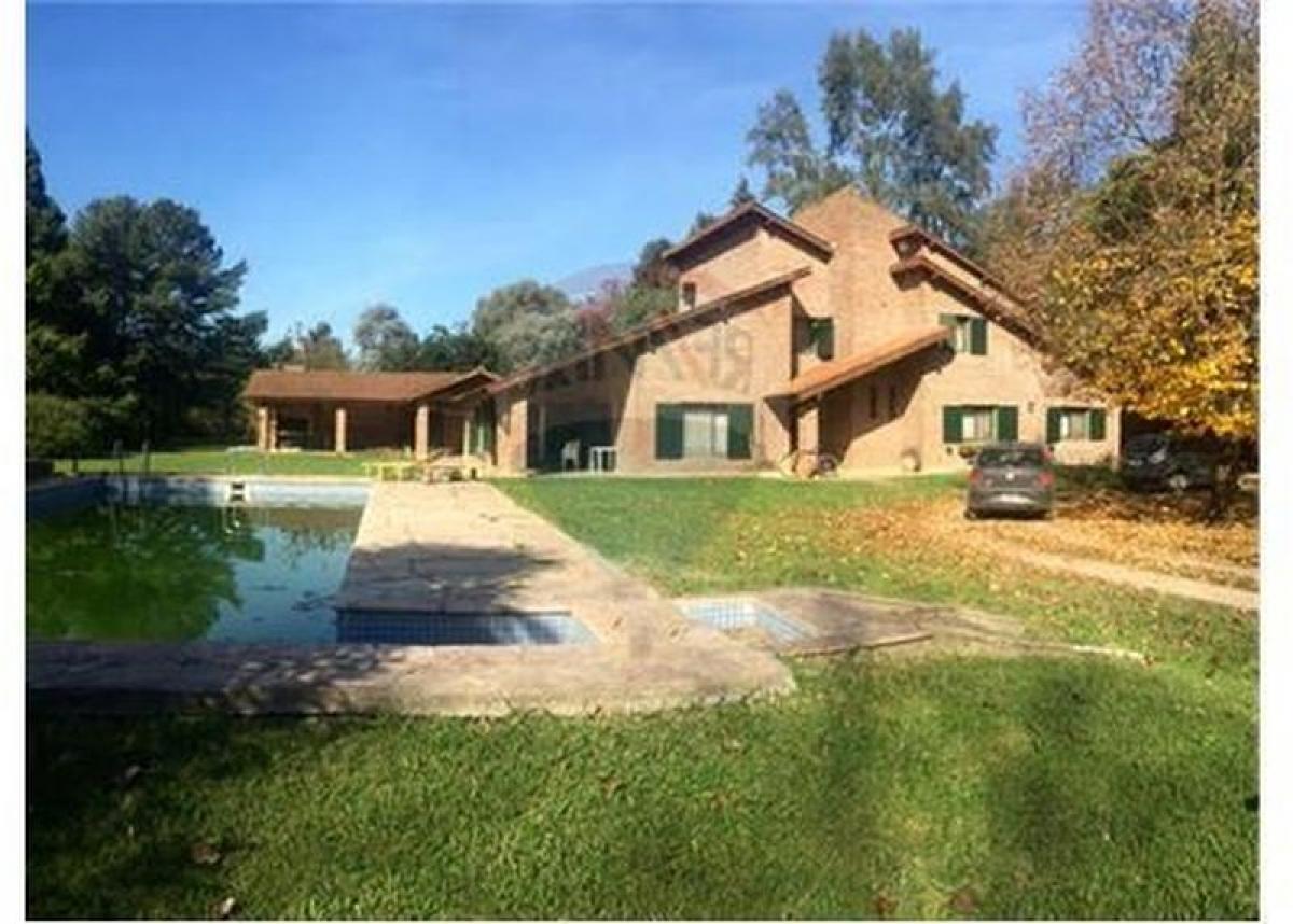 4 bedrooms Farm in Campana, Argentina No. 48836