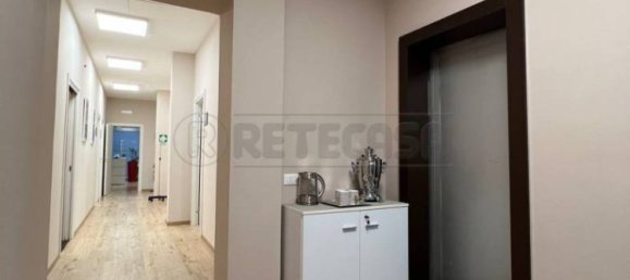 Escritório de 5 divisões em Montecchio Maggiore, Italy N.º 374595 3