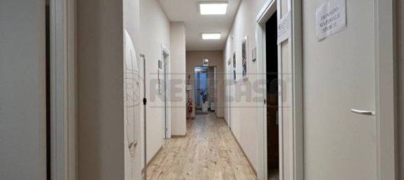 Escritório de 5 divisões em Montecchio Maggiore, Italy N.º 374595 2