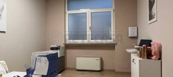 Escritório de 5 divisões em Montecchio Maggiore, Italy N.º 374595 4