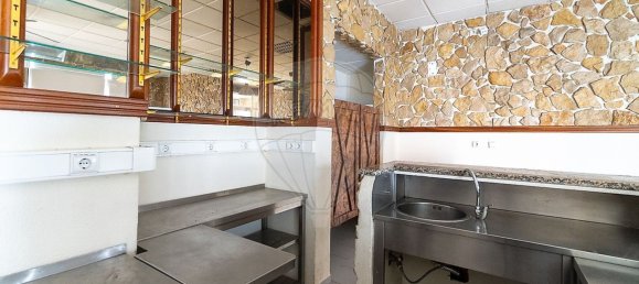 58m² Commercial property in Arruda dos Vinhos, Portugal No. 160570 12