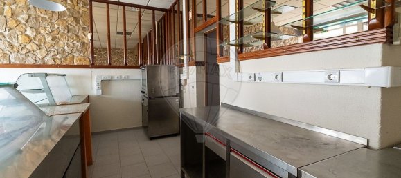 58m² Commercial property in Arruda dos Vinhos, Portugal No. 160570 11