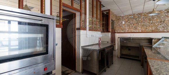 58m² Commercial property in Arruda dos Vinhos, Portugal No. 160570 10