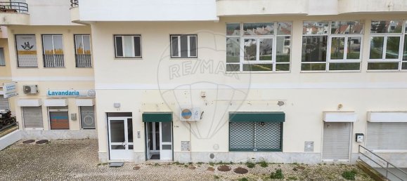 58m² Commercial property in Arruda dos Vinhos, Portugal No. 160570 3