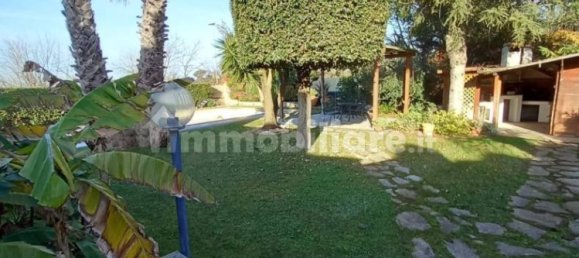 4 bedrooms Villa in Rome, Italy No. 146712 3
