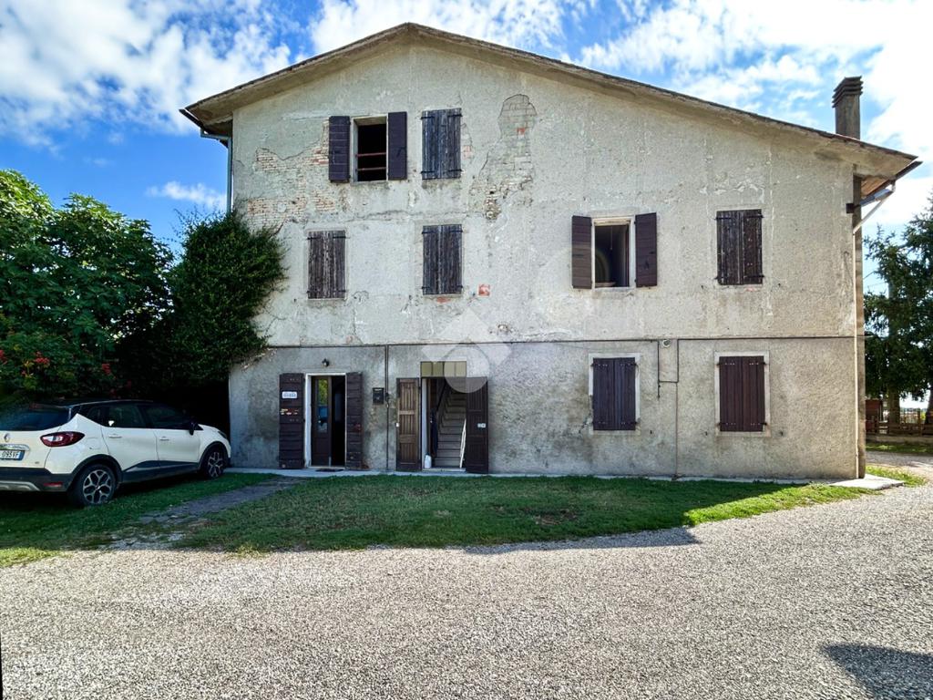 5 bedrooms House in Molinella, Italy No. 297404