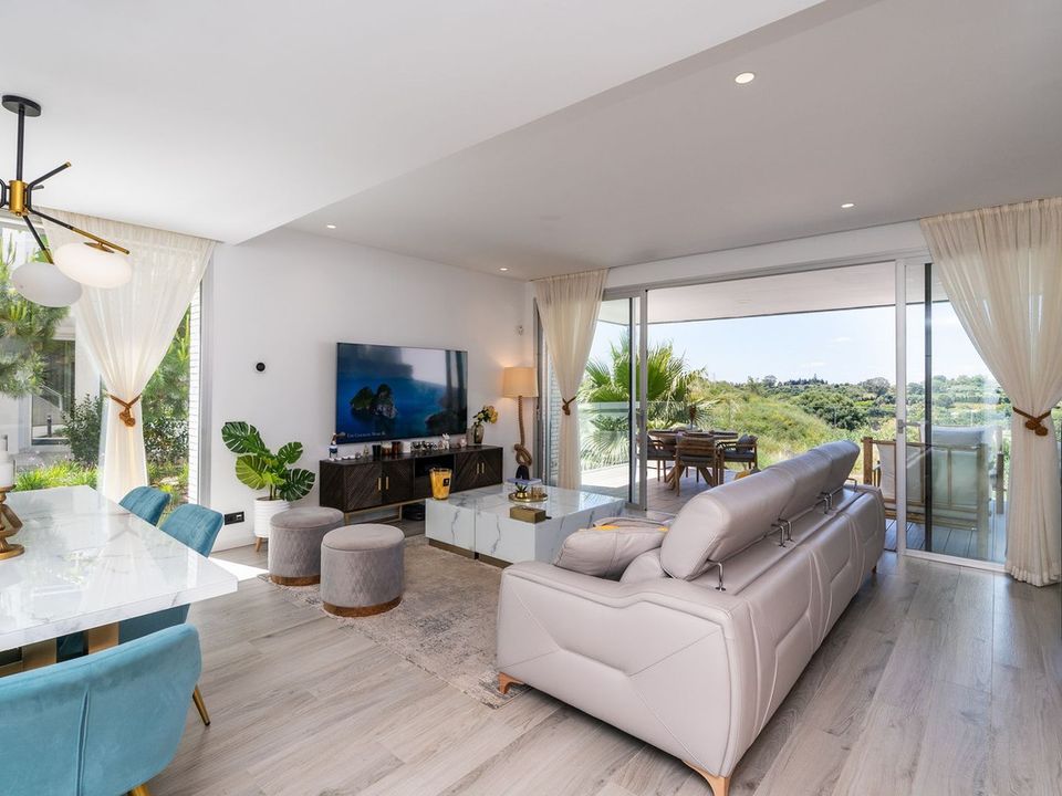 3 bedrooms Townhouse in Estepona, Spain No. 275436