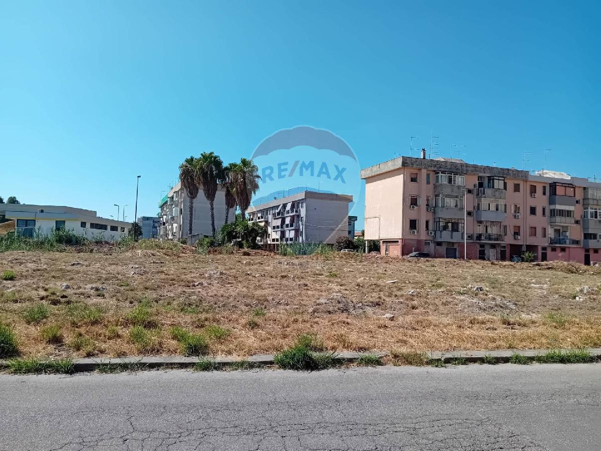 2775m² Land in Syracuse, Italy No. 293479