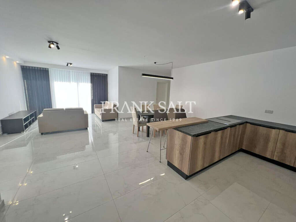 3 غرف نوم طابقين في Attard, Malta رقم 4822