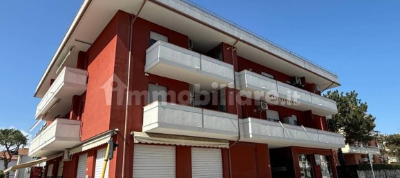 Квартира с 2 спальнями в Альба Адриатика, Италия № 10023 13