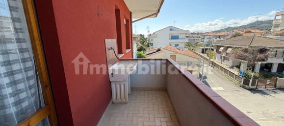 Квартира с 2 спальнями в Альба Адриатика, Италия № 10023 3