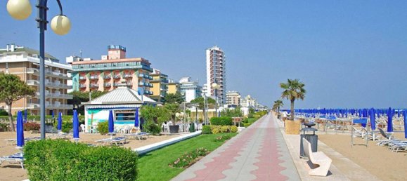 3 rooms Apartment in Jesolo, Italy No. 117880 19