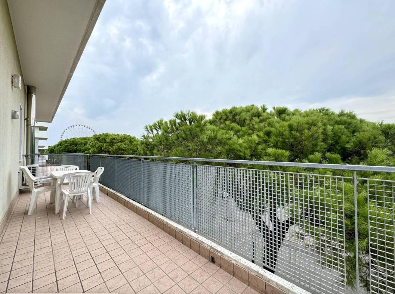 3 rooms Apartment in Jesolo, Italy No. 117880