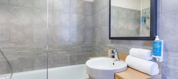 Estudio en Reims, France No. 43582 3