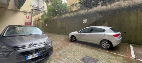 1-Zimmer Garage in Naples, Italy, Nr. 26556 3