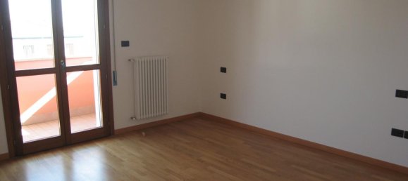 4 rooms Penthouse in Padua, Italy No. 62010 4