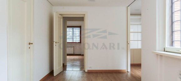 7 bedrooms Apartment in Rome, Italy No. 377559 22