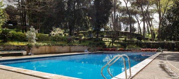 7 bedrooms Apartment in Rome, Italy No. 377559 5