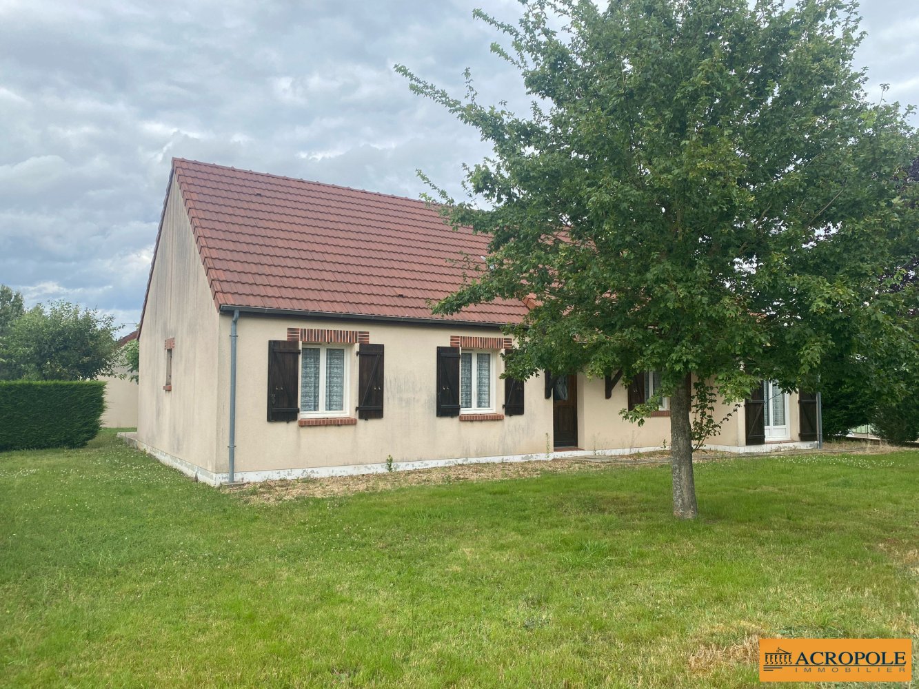 Casa de 4 dormitorios en Gien, France No. 62823