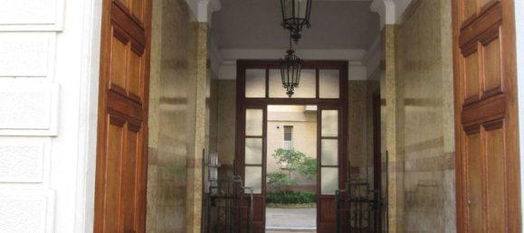 3 bedrooms Apartment in Milan, Italy No. 362645 2