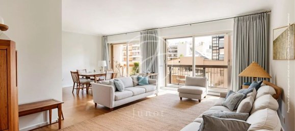 3 bedrooms Apartment in Paris, France No. 173484 2