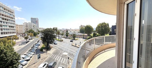 3 bedrooms Apartment in Toulon, France No. 340839 3