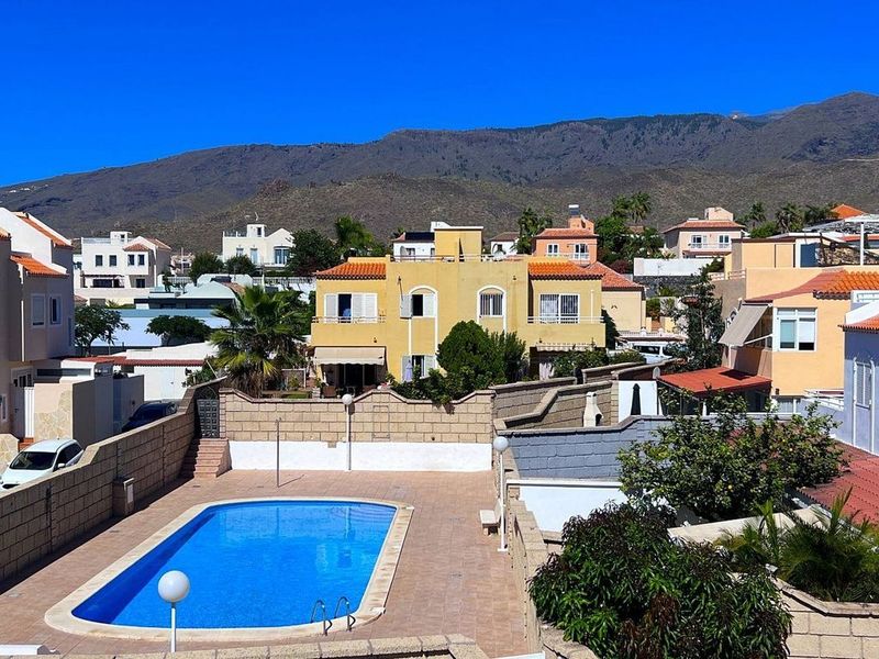4 bedrooms Townhouse in Adeje, Spain No. 229487