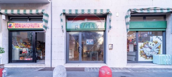 Gewerbliche Immobilie in Rescaldina, Italy 46m², Nr. 258411 4