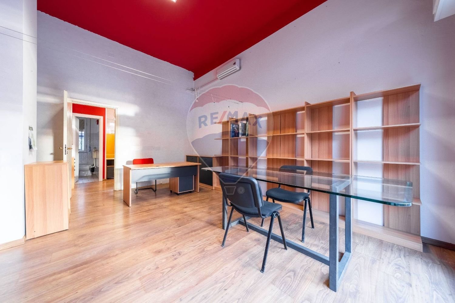 Gewerbliche Immobilie in Rescaldina, Italy 46m², Nr. 258411