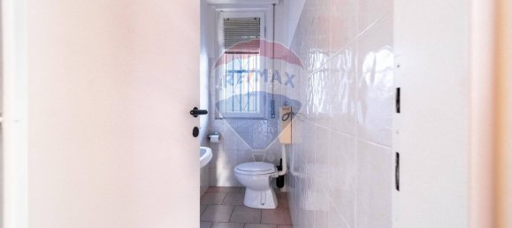 Gewerbliche Immobilie in Rescaldina, Italy 46m², Nr. 258411 15