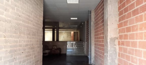 316m² Commercial property in Cabanes, Spain No. 140575 2