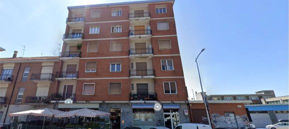 3 rooms Apartment in Moncalieri, Italy No. 9082 2