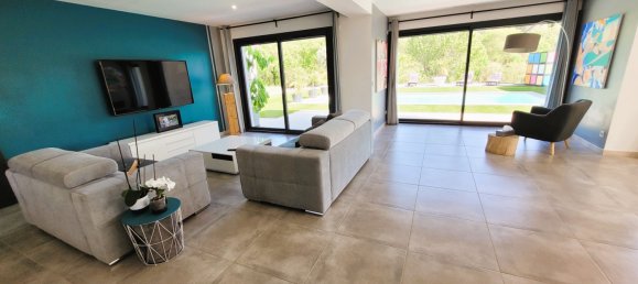 9 bedrooms House in Ventabren, France No. 336835 3