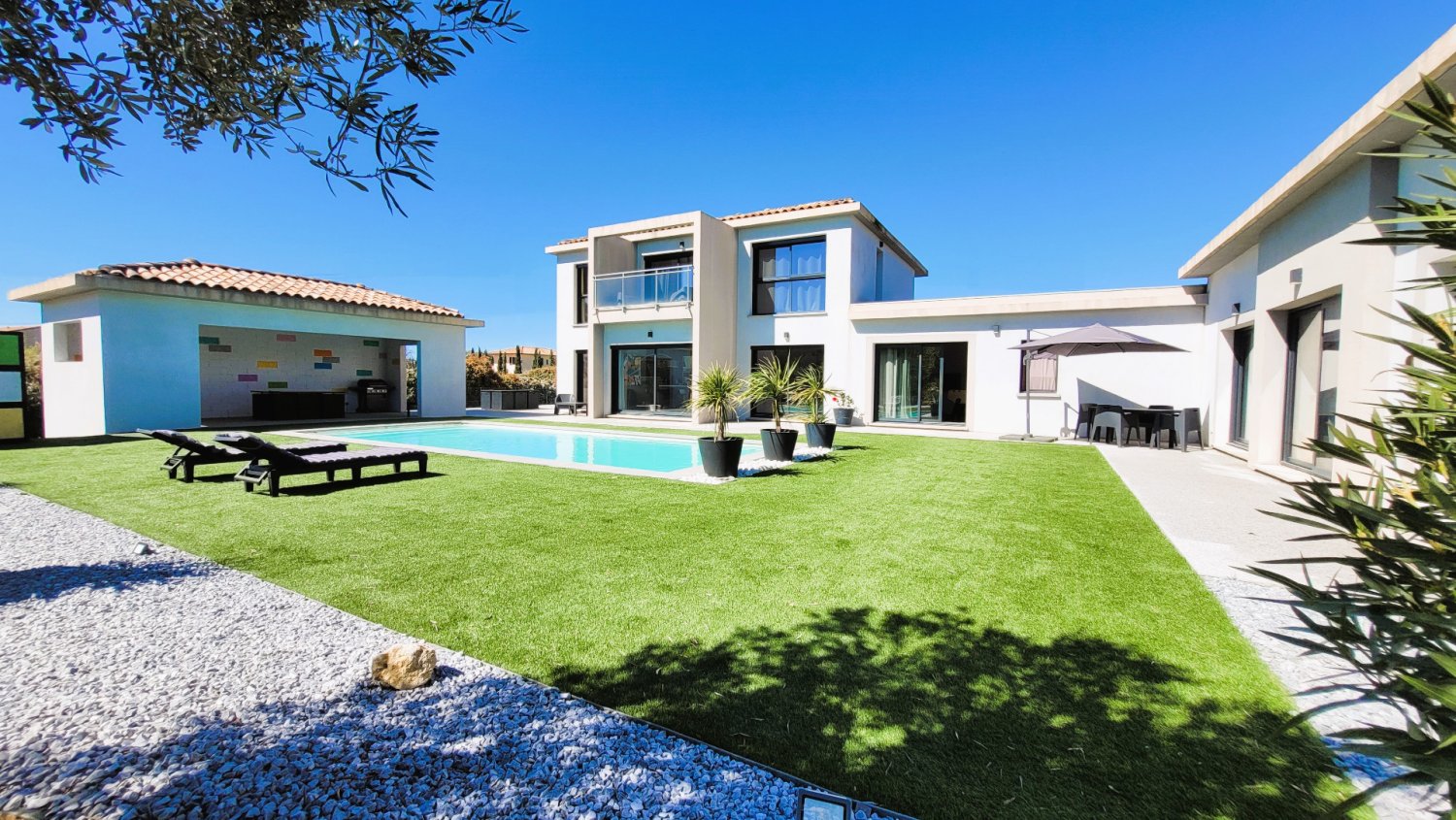 9 bedrooms House in Ventabren, France No. 336835