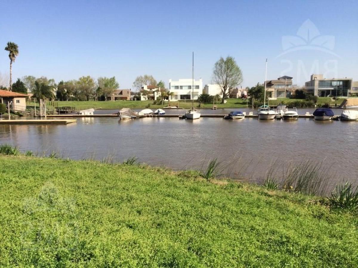  Land in Tigre, Argentina No. 115170