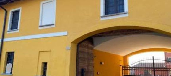 Studio in Vigevano, Italy, Nr. 296413 8