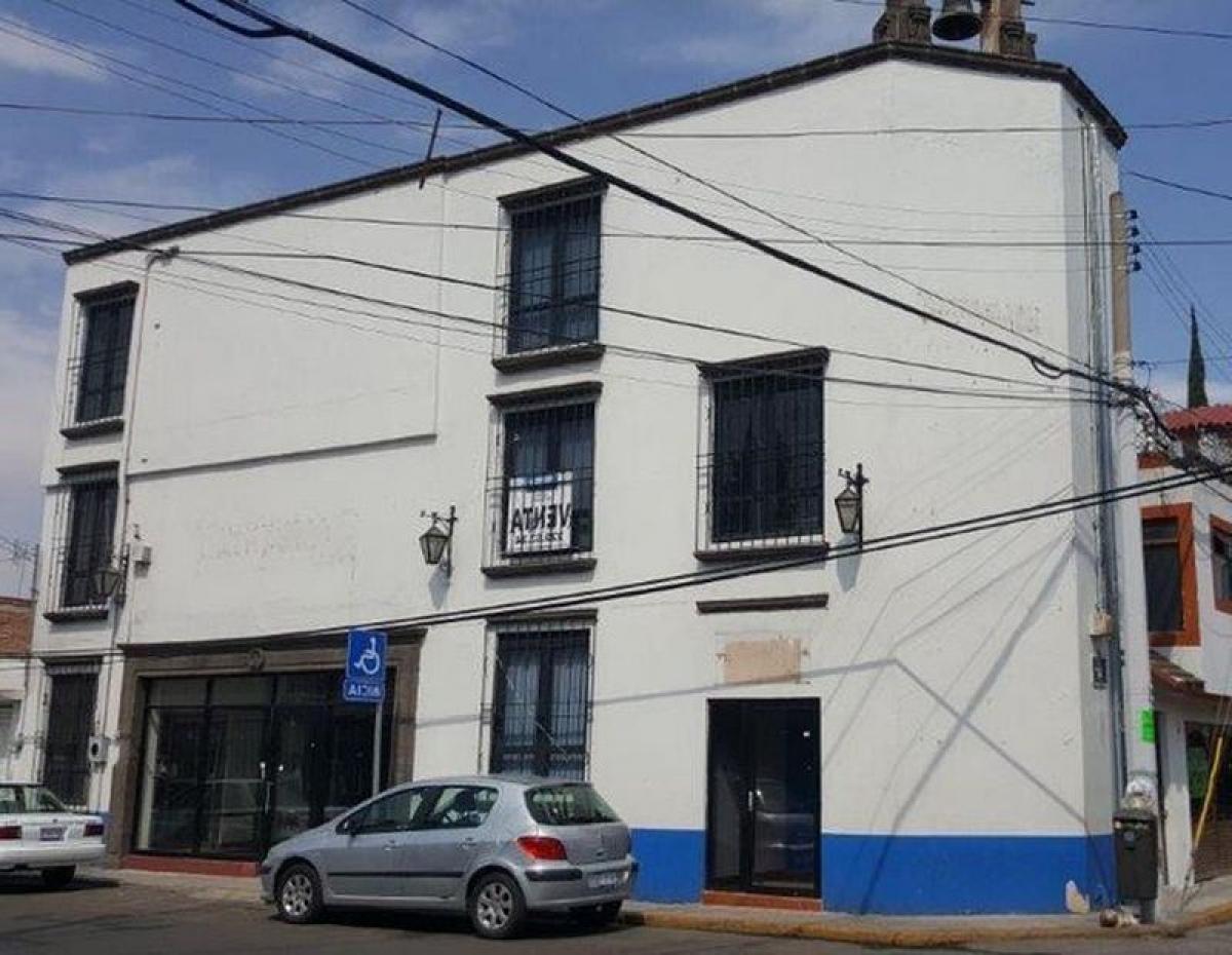 185m² Building in Queretaro, Mexico No. 202407