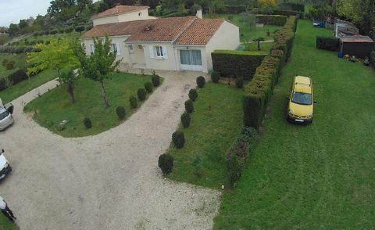 4 bedrooms House in Cognac, France No. 30573