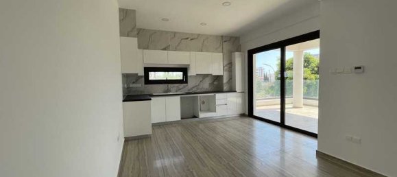 Apartamento de 3 dormitorios en Germasogeia, Cyprus No. 8050 8