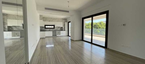 Apartamento de 3 dormitorios en Germasogeia, Cyprus No. 8050 6