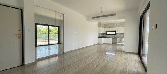 Apartamento de 3 dormitorios en Germasogeia, Cyprus No. 8050 7