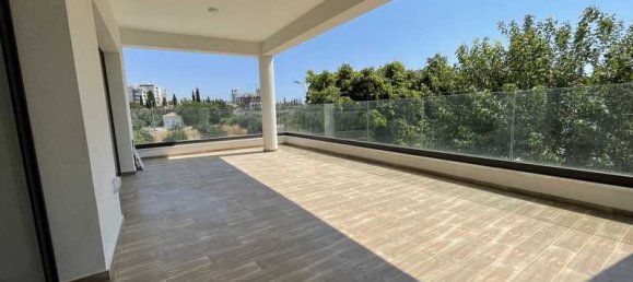 Apartamento de 3 dormitorios en Germasogeia, Cyprus No. 8050 10