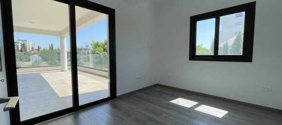 Apartamento de 3 dormitorios en Germasogeia, Cyprus No. 8050 14