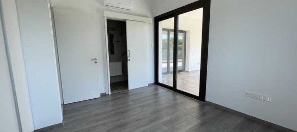 Apartamento de 3 dormitorios en Germasogeia, Cyprus No. 8050 15
