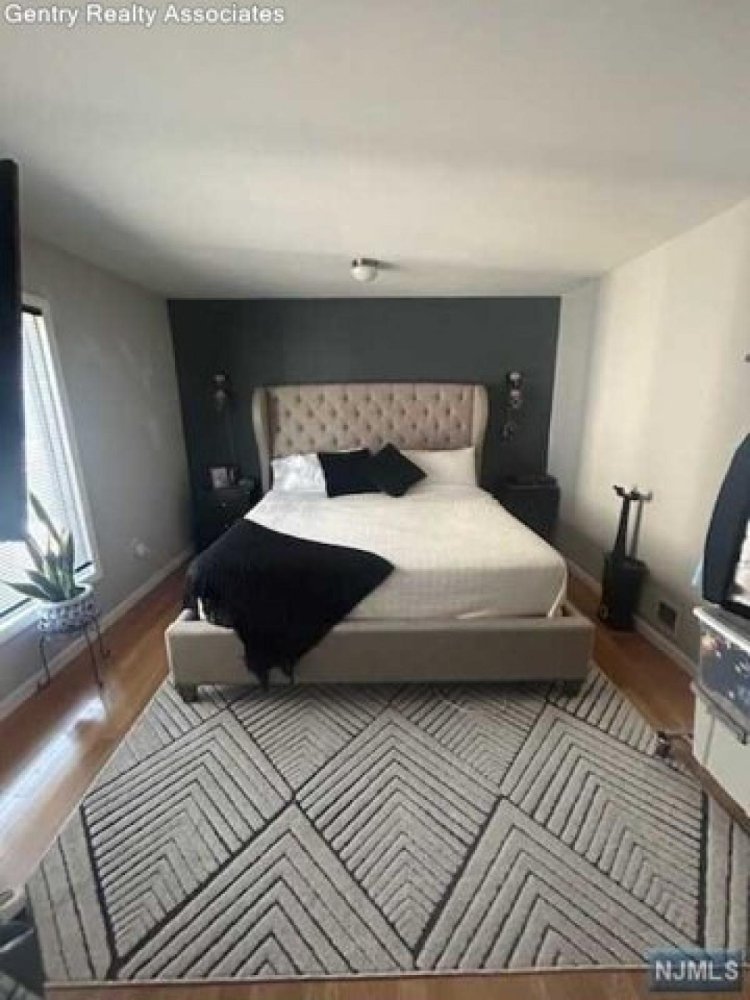 2 bedrooms House in East Rutherford, USA No. 415691