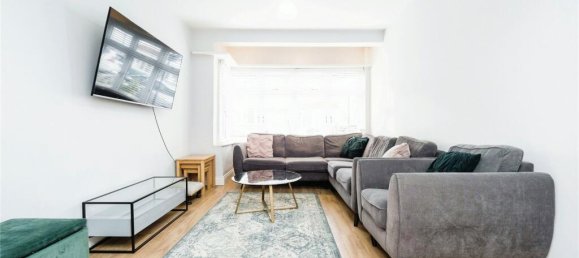 3 bedrooms House in Manor Park, United Kingdom No. 11411 6