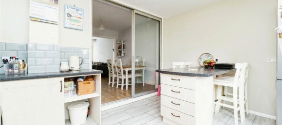 3 bedrooms House in Manor Park, United Kingdom No. 11411 8