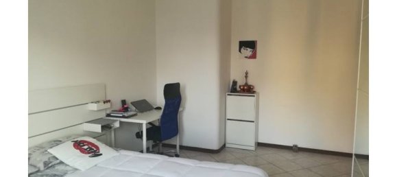 3 rooms Apartment in Milan, Italy No. 252926 3