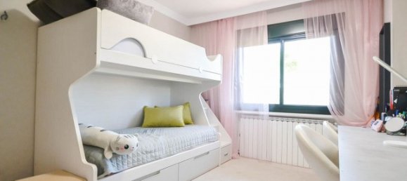 3 bedrooms Penthouse in Estepona, Spain No. 37157 5