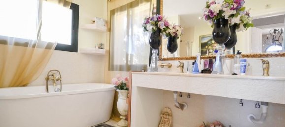 3 bedrooms Penthouse in Estepona, Spain No. 37157 4